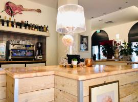 Hotel Garisenda B&B - in Centro a Riccione -，位于里乔内的酒店
