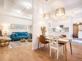 ROOMLI Boho Chic Apartments