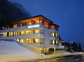 查萨阿尔塔纳旅馆