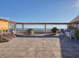 Vistas al Mar. Gran Terraza，位于卡里拉的海滩短租房