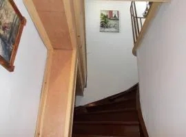 Square 's House