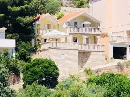 HVAR BEACH VILLA