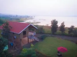 Lake View Holiday Villa Near Sula Wine Yard With 3 BdRms