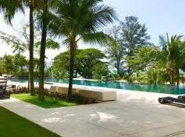 By The Beach - Luxury 2 Bedrooms Family Suite