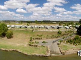Big River Holiday Park & Ski Lodge，位于Seelands的酒店