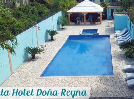 ApartaHotel Dona Reyna Alojamientos en Santo Domingo a 5 min de Aeropuerto Internacional Las Américas，位于美洲机场 - SDQ附近的酒店