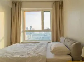 Modern apt with views 3 minutes from Sukhbaatar Sq