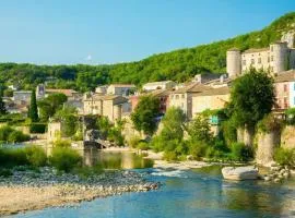 Vogüé Meublé 2 étoiles, Un écrin de beauté et de nature