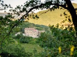 Country House Villa La Farfalla，位于皮耶特拉伦加的家庭/亲子酒店