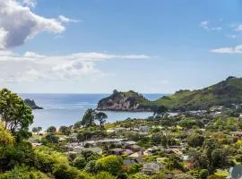 At Cathedral Cove - Hahei Holiday Home