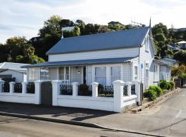 Puriri Downtown Villa - Napier Holiday Home，位于纳皮尔的乡村别墅