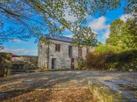 The Threshing Barn，位于Gwennap的带停车场的酒店