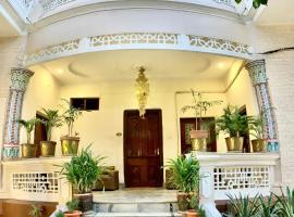 Shree Ganesha Palace Near Kashi Vishwanath Temple，位于瓦拉纳西的酒店