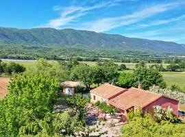 Villa piscine face au grand luberon Cereste