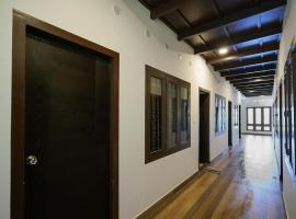 Bright Moon Residency TN，位于埃罗德的酒店