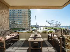 Apartament em condominio com Piscina