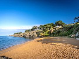 Hotel Particulier LE ROCHER DES MARAIS "Proximité Plage & Vue mer pour certains hébergements"，位于波尔尼克的酒店