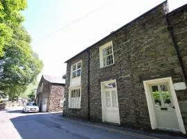 Bakers Rest ideal for 2 families centrally located in Grasmere with walks from the door