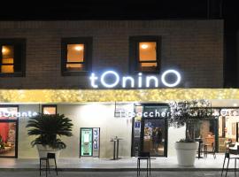 Hotel Ristorante Da Tonino，位于雷卡纳蒂的酒店