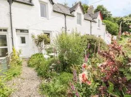 Crinan Canal Cottage No8