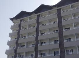 Hotel Eliana，位于Guaramirim的酒店