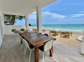 Ocean Blue Apartment with Panoramic Pool ZanzibarHouses，位于吉汶瓦的公寓
