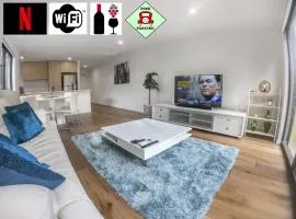 1 Bdrm Close Airport/Shops, WIFI, NETFLIX, PARKING