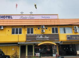 Hotel Twin Star，位于丹戎马林的酒店