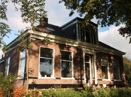 Onder De Boom，位于Gerkesklooster的住宿加早餐旅馆