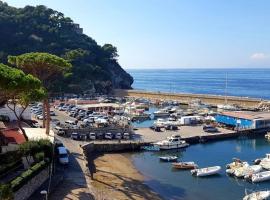 Relais del mare con terrazza fronte mare free parking，位于马萨鲁布朗斯的酒店