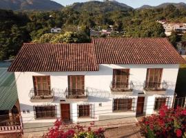 La Casa de Dona Irma Townhouse，位于科潘玛雅遗址Estación Agua Blanca附近的酒店