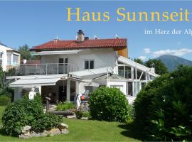 Haus Sunnseitn，位于因斯布鲁克美笛乐总部附近的酒店