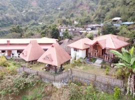 Baleh Boble Guesthouse，位于巴纳韦的木屋