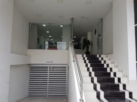 HOTEL MÓNACO LEBRIJA，位于Lebrija的酒店