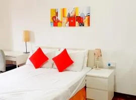 Cozy Master Room at Suria Kipark Damansara Apartment Homestay Sleeps 3