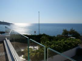 Panorama Leukos，位于卡斯特里尼亚诺德尔卡波的酒店