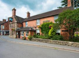 The Bucks Head Hotel，位于彻奇斯特雷顿的酒店