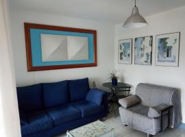 Luxury apartment in Port Grimaud，位于格里莫的高尔夫酒店