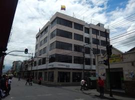 La Merced Plaza Hospedaje，位于里奥班巴的酒店