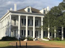 Dunleith Historic Inn，位于纳奇兹的酒店