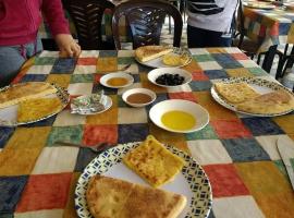 Gite Eden el ghali，位于阿伊特乌里尔的酒店