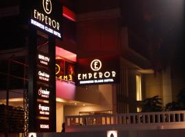 Hotel Emperor，位于坎努尔的酒店