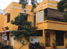 ELISA HOME STAY VILLA，位于蓬蒂切里的酒店