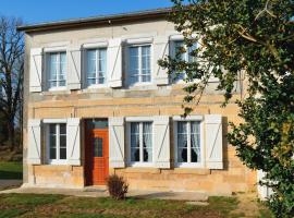 Le Gîte des Sureaux，位于Rarécourt的酒店