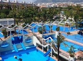 Apartamentos HOLIDAYS BENALBEACH，位于贝纳尔马德纳的酒店