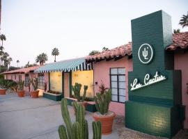 Les Cactus，位于棕榈泉Palm Springs Air Museum附近的酒店