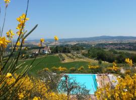 Holidays in apartment with swimming pool in Tuscany Siena，位于阿夏诺的山林小屋
