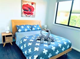Revesby New Self Contained Granny Flat，位于Revesby的酒店