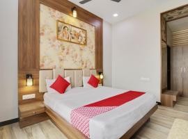 OYO 69466 Hotel Vishwa Sanskruti，位于达博利的酒店