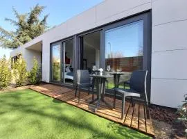Acero y Piedra Apartamentos con jardín privado